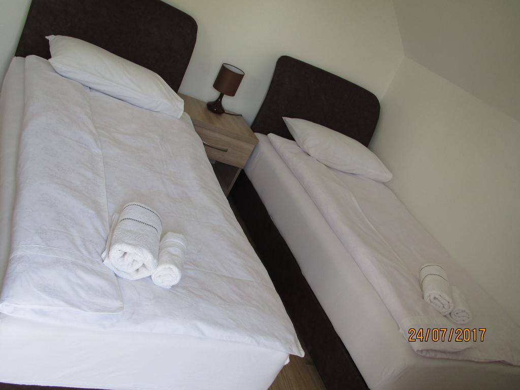 Guest House Baranin Pitomine Žabljak Esterno foto